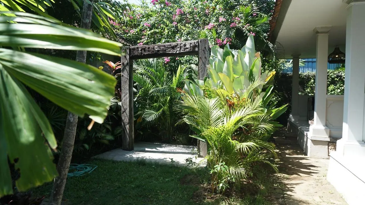 Apartment Endless Summer Surf Camp Kuta Kuta