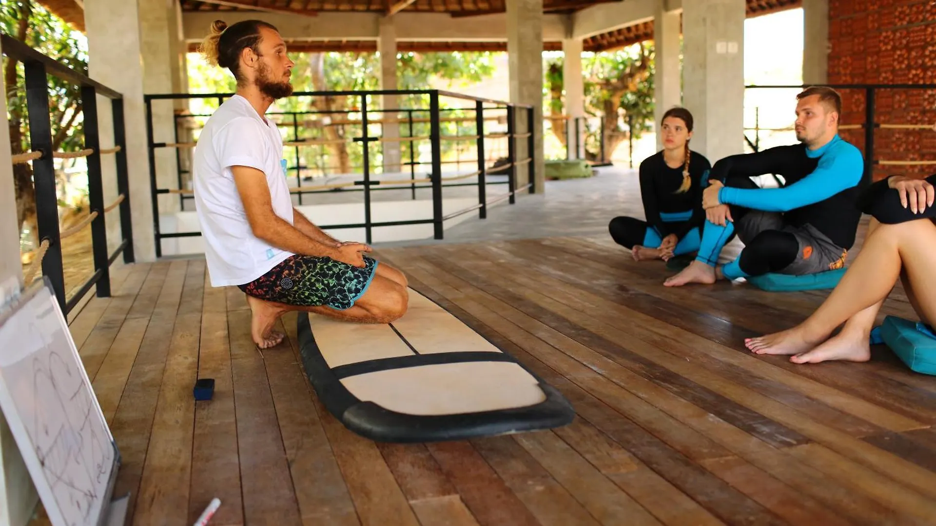 Apartment Endless Summer Surf Camp Kuta Kuta